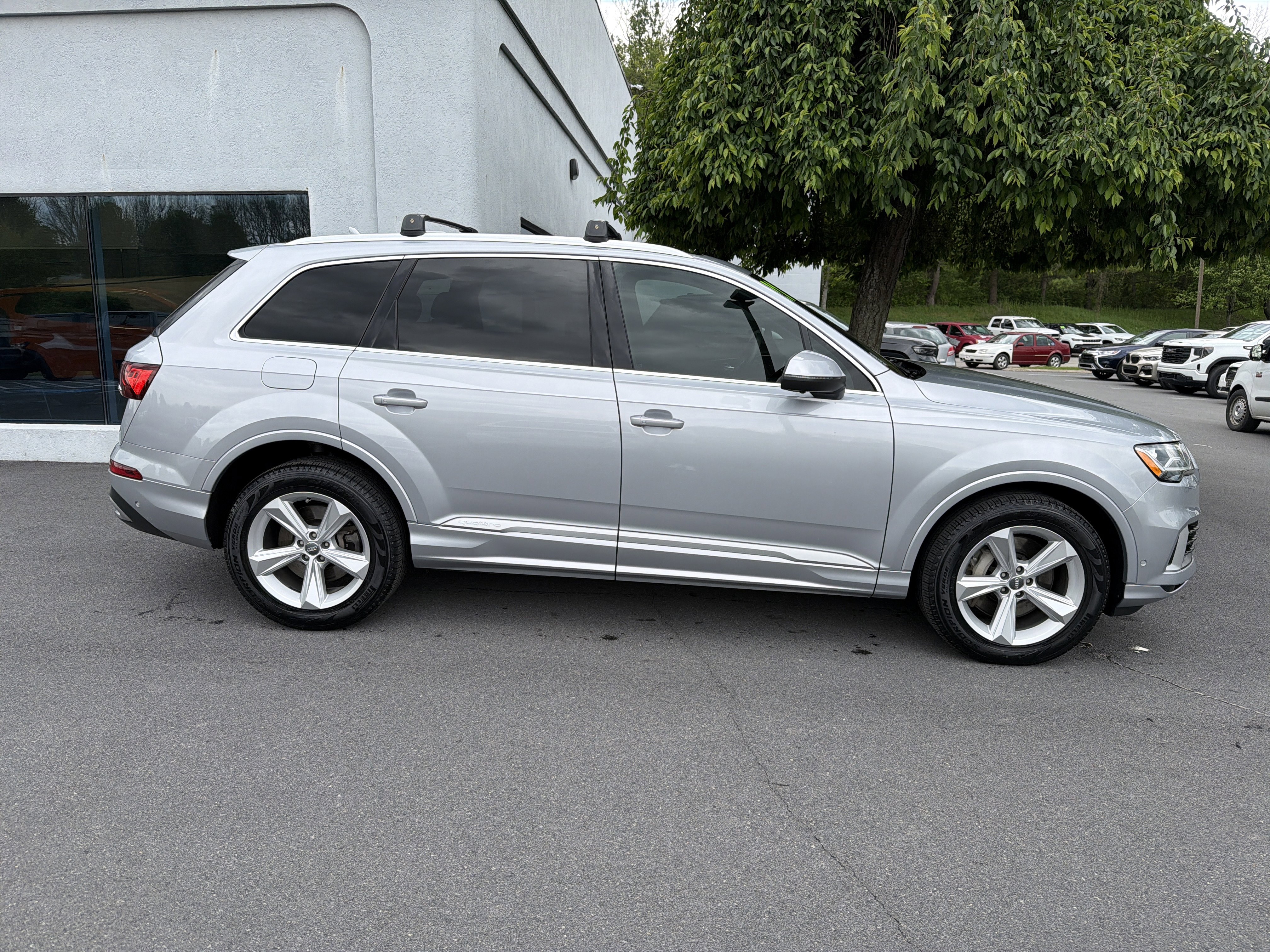 Used 2021 Audi Q7 3.0T Premium w/ Convenience Package AWD/4WD image 2