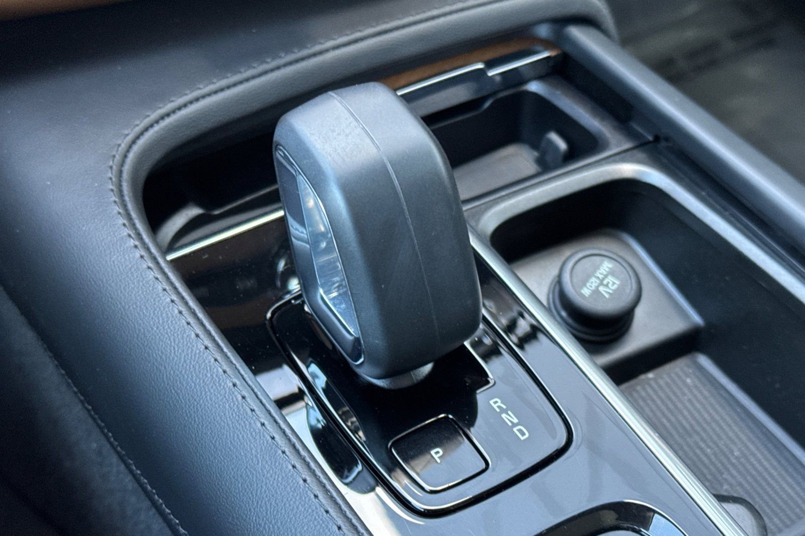 Used 2024 Volvo XC90 T8 Plus w/ Protection Package Premier image 25