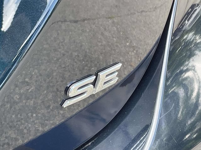Used 2018 Toyota Camry SE FWD image 11