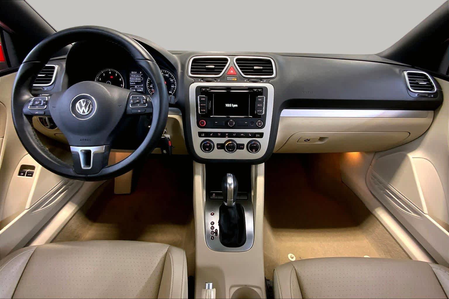 Used 2016 Volkswagen Eos Komfort FWD image 16