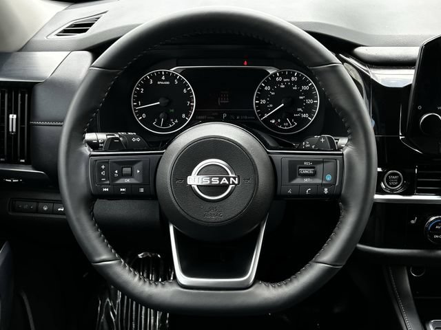 Used 2024 Nissan Pathfinder SL AWD/4WD image 12