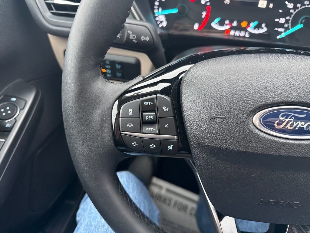 Used 2022 Ford Escape SEL image 30