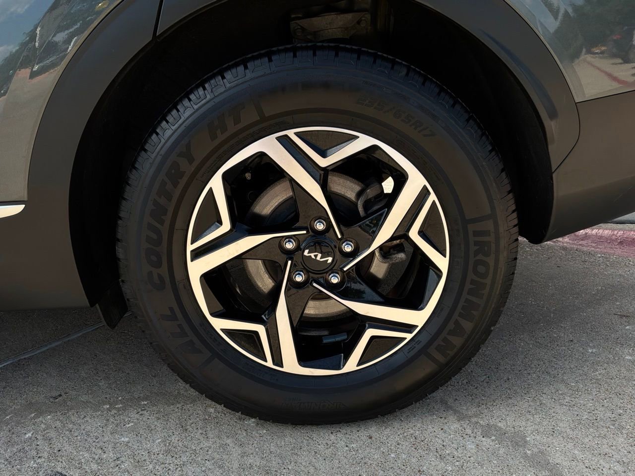 Used 2025 Kia Sportage LX AWD/4WD image 9