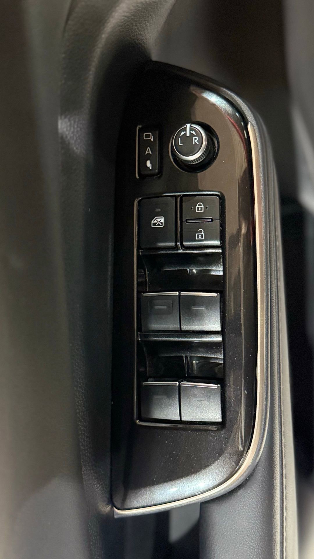 Used 2025 Toyota Crown Signia w/ Advanced Technology Package AWD/4WD image 43