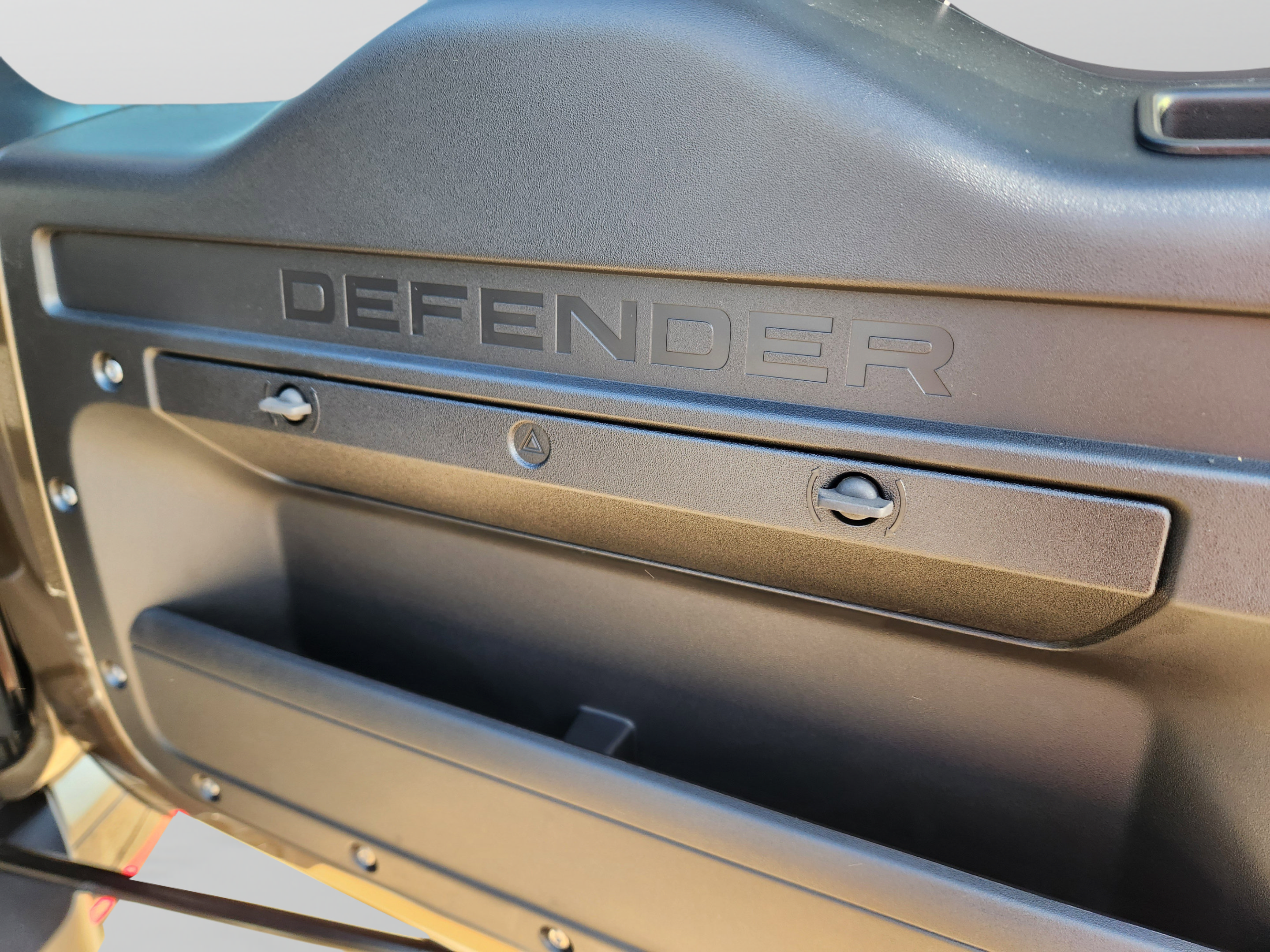 Certified 2026 Land Rover Defender 110 X-Dynamic SE AWD/4WD image 29