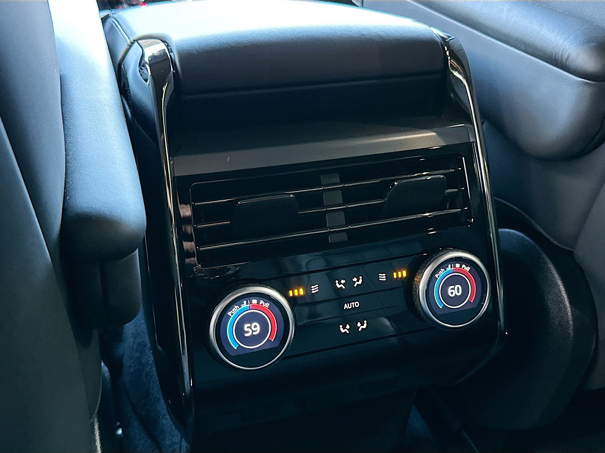 Used 2025 Land Rover Range Rover Sport Dynamic SE image 27