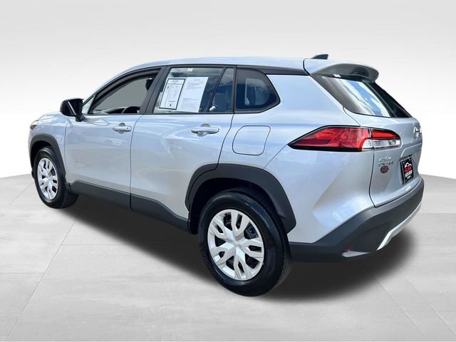 Used 2025 Toyota Corolla Cross L FWD image 4