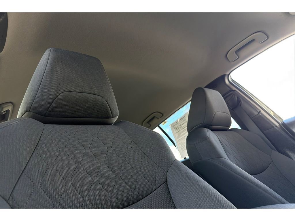 Used 2022 Toyota Corolla Cross LE AWD/4WD image 17