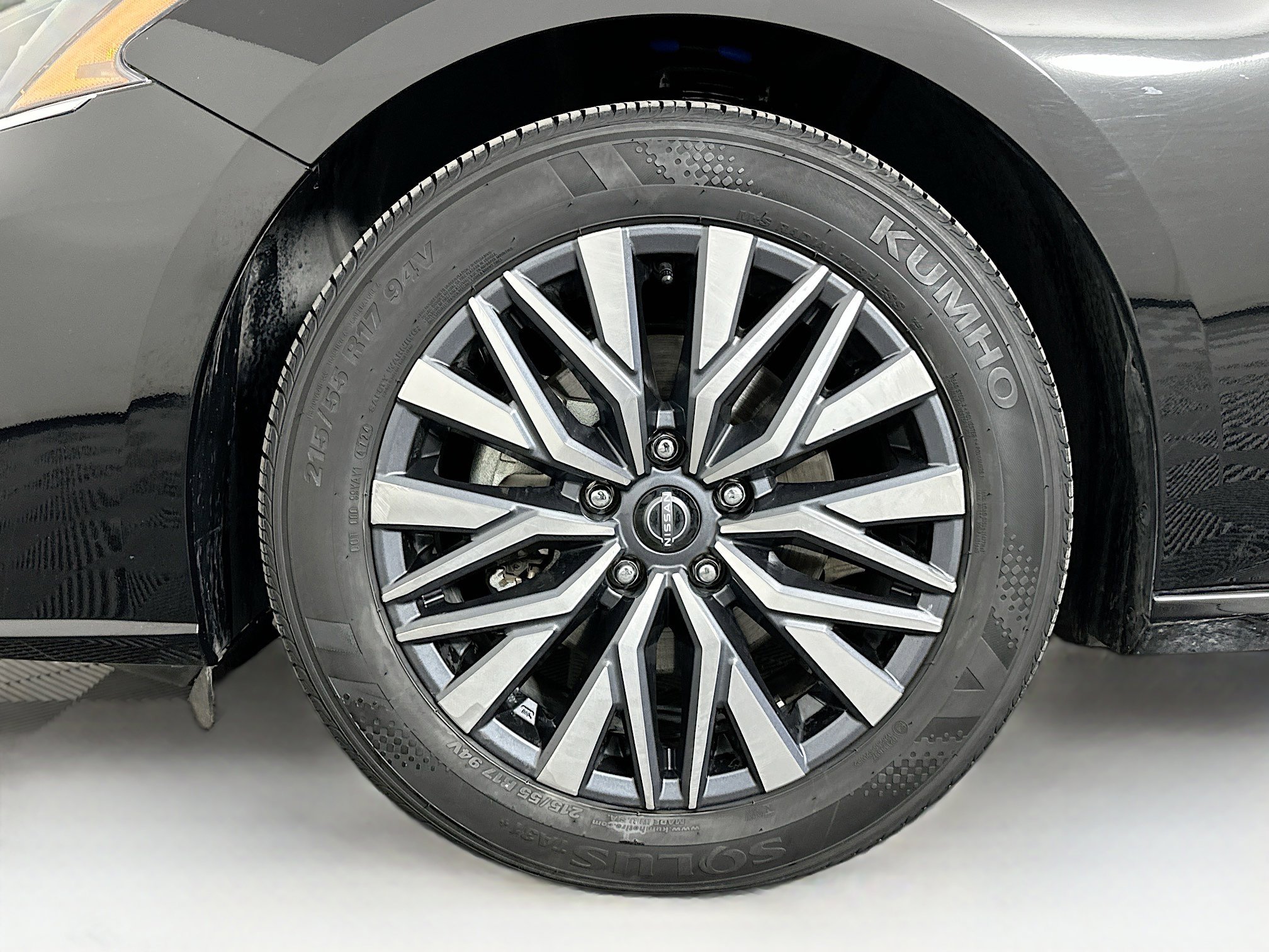 Used 2025 Nissan Altima 2.5 SV image 11