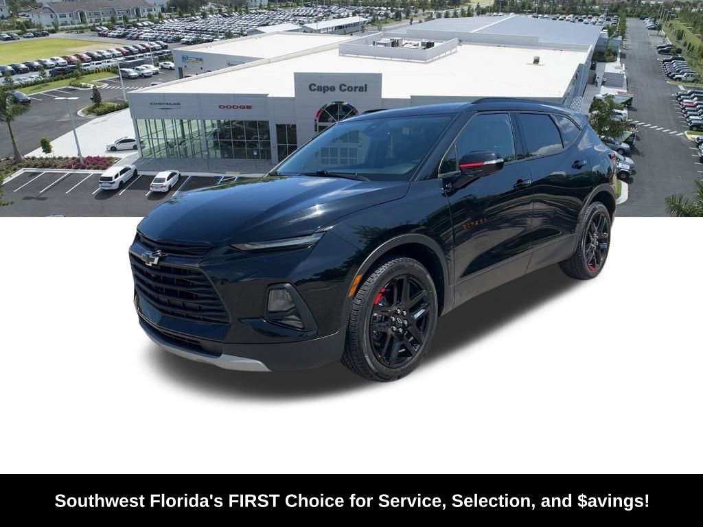 Used 2022 Chevrolet Blazer LT w/ Redline Edition FWD image 2