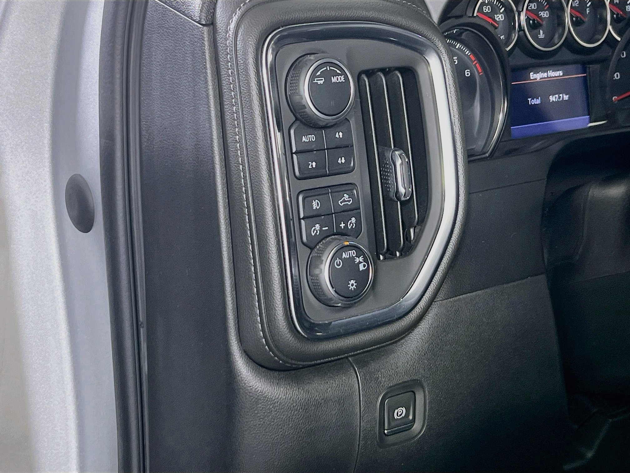 Used 2022 Chevrolet Silverado 1500 LT Trail Boss AWD/4WD image 10