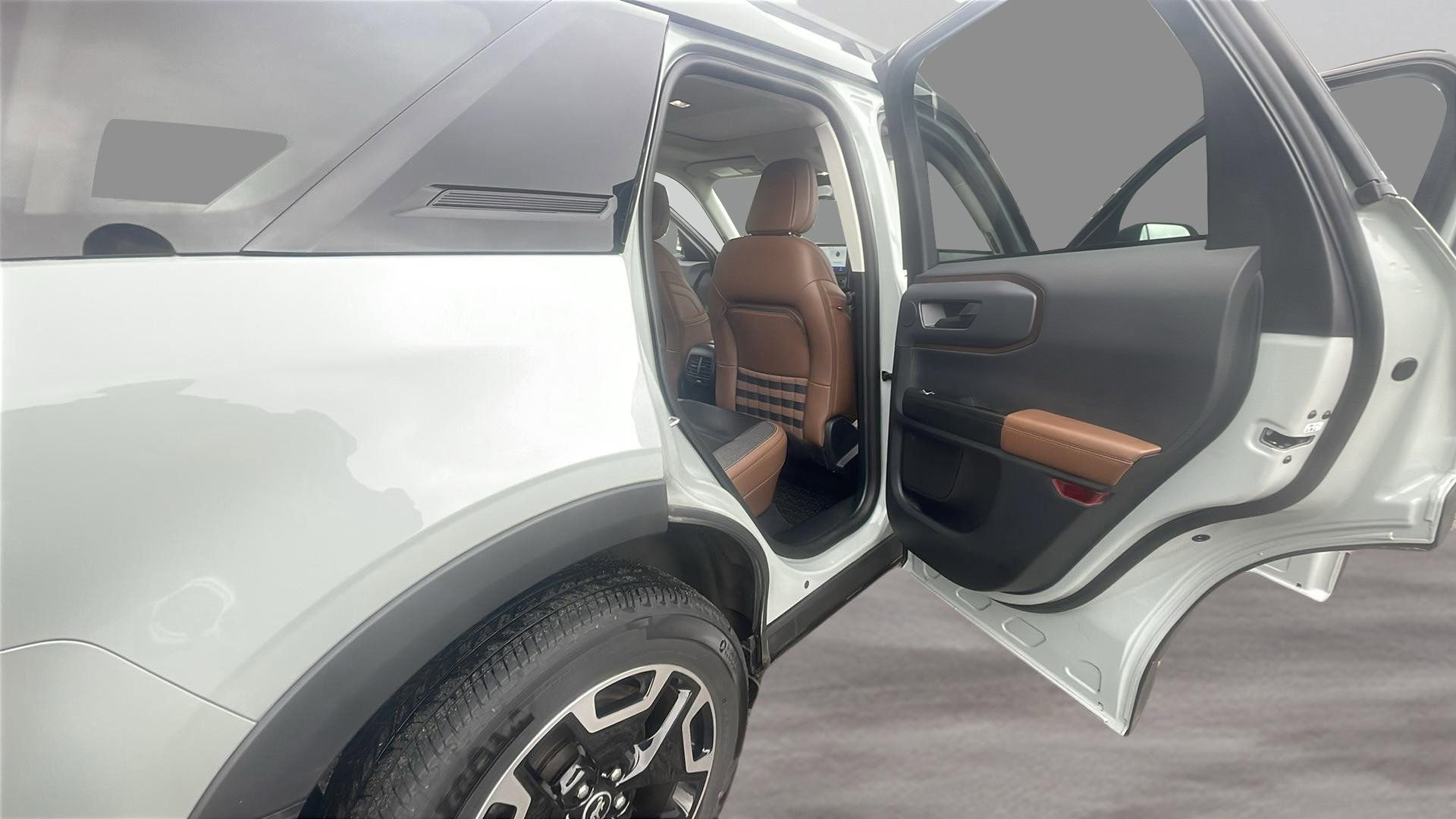 Used 2023 Ford Bronco Sport Outer Banks w/ Tech Package image 18