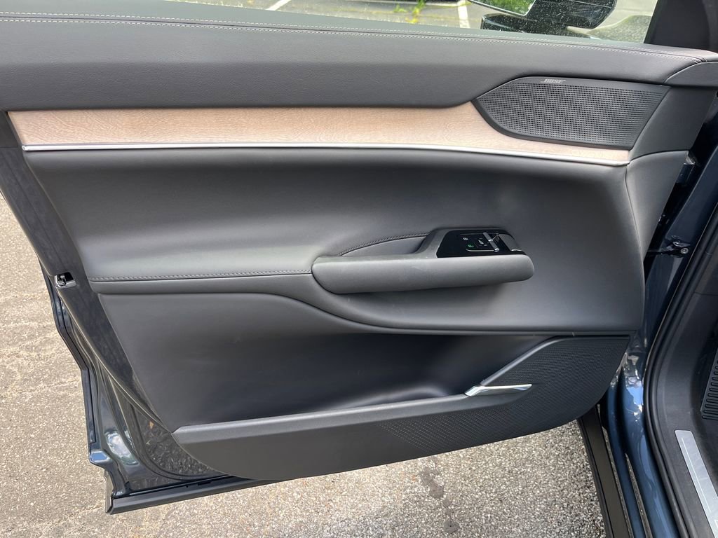 New 2025 Volvo EX90 Ultra w/ Protection Package Premier AWD/4WD image 9