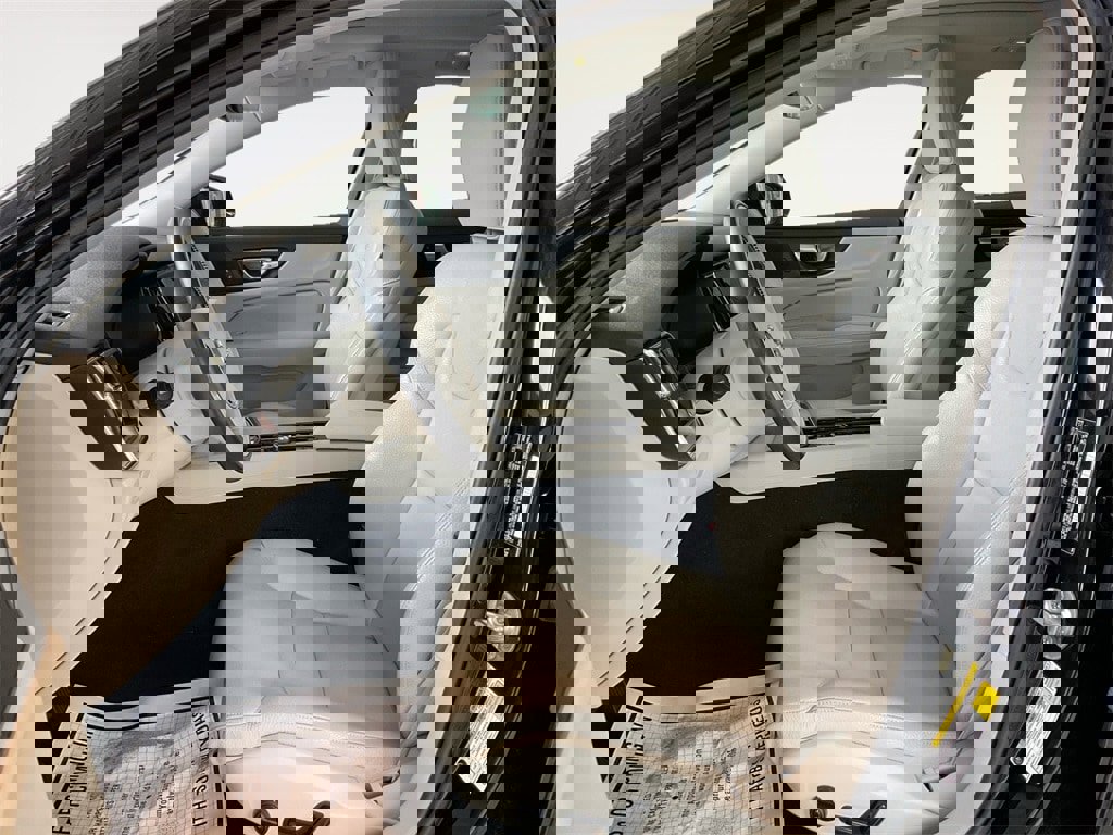 Certified 2024 Volvo S60 B5 Core image 9