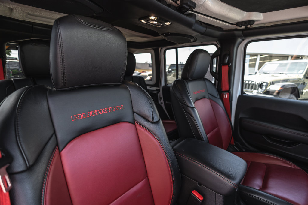 Used 2023 Jeep Wrangler Unlimited Rubicon 4xe AWD/4WD image 28