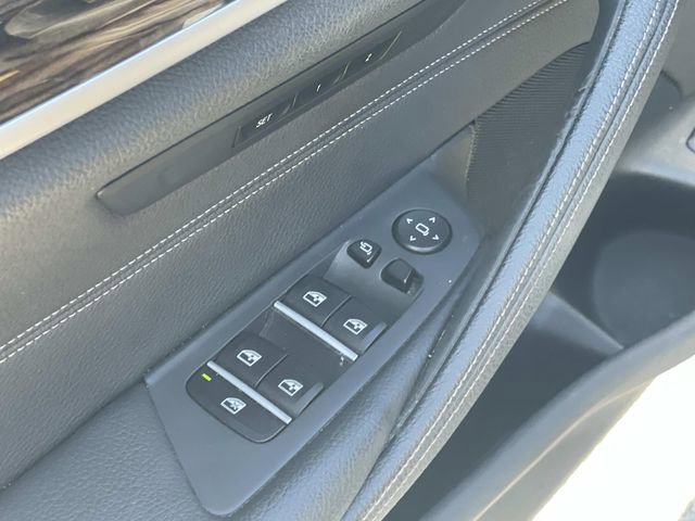 Used 2020 BMW 530i w/ Convenience Package RWD image 17