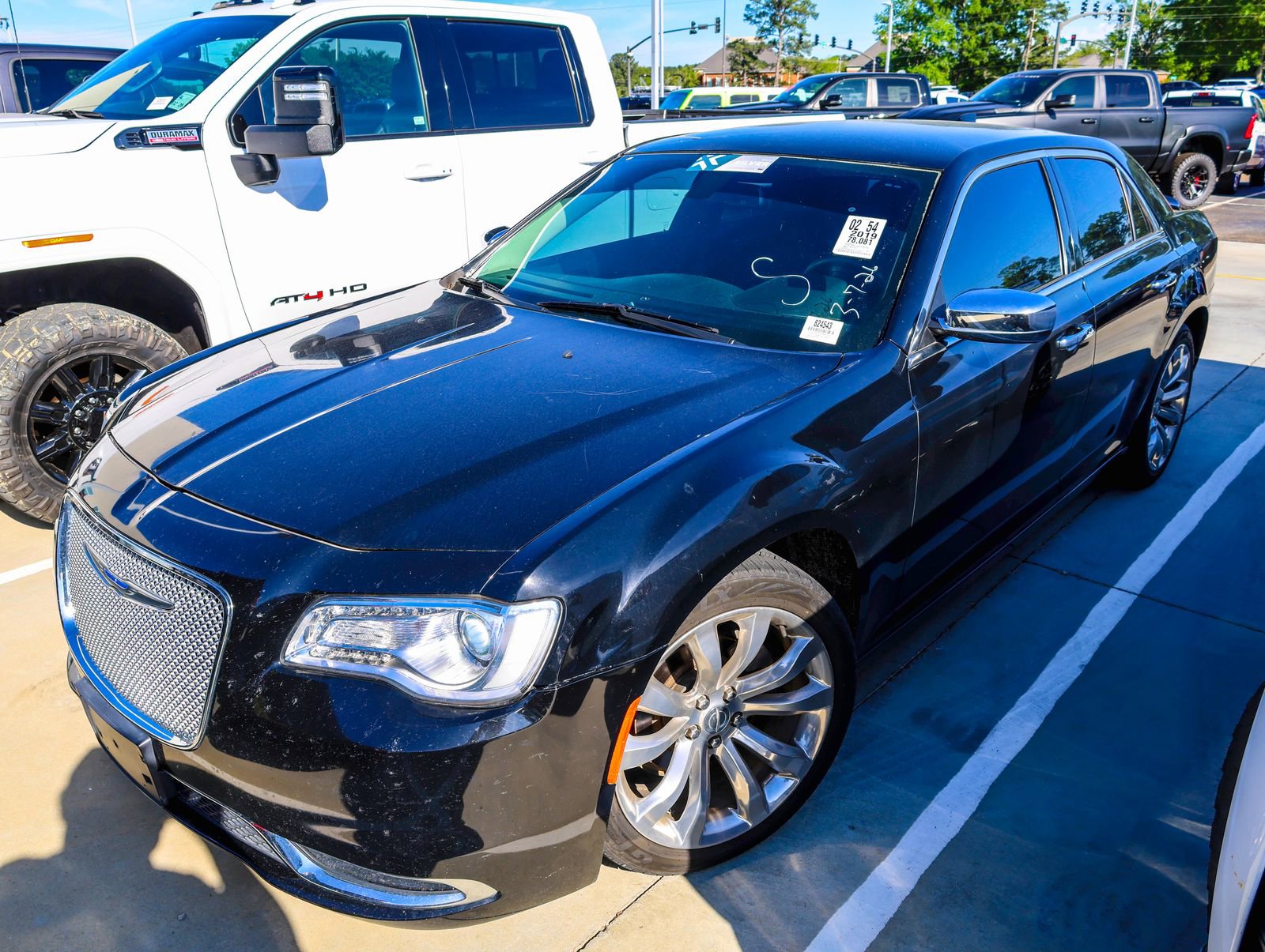 Used 2019 Chrysler 300 Limited image 2