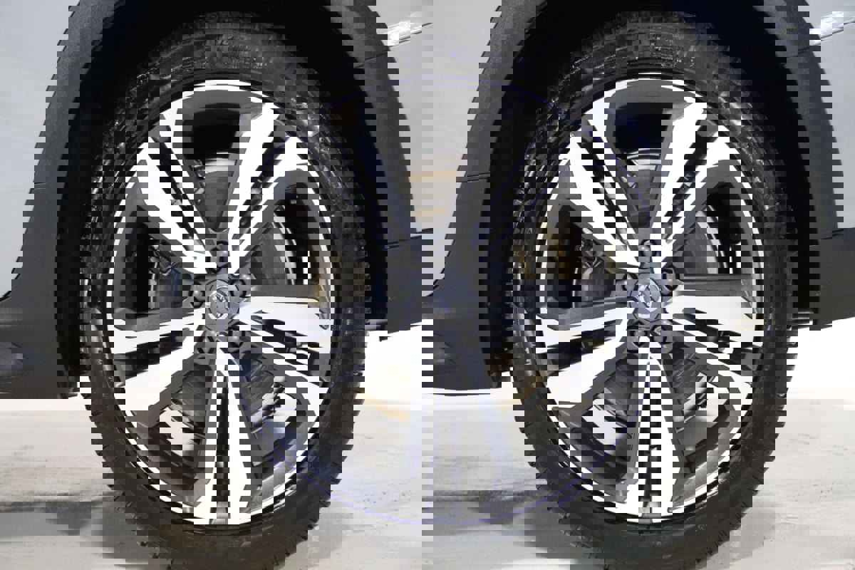 Used 2025 Volvo V60 B5 Cross Country Plus image 75