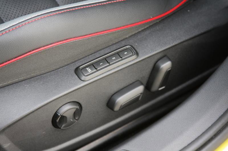 Used 2022 Volkswagen GTI Autobahn FWD image 31