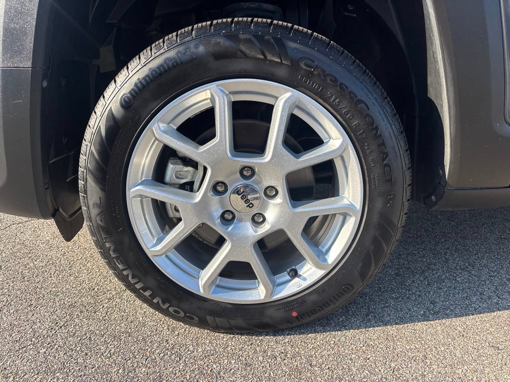 Certified 2023 Jeep Renegade Latitude AWD/4WD image 9