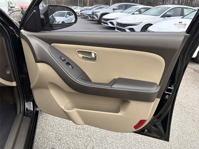 Used 2010 Hyundai Elantra GLS image 14