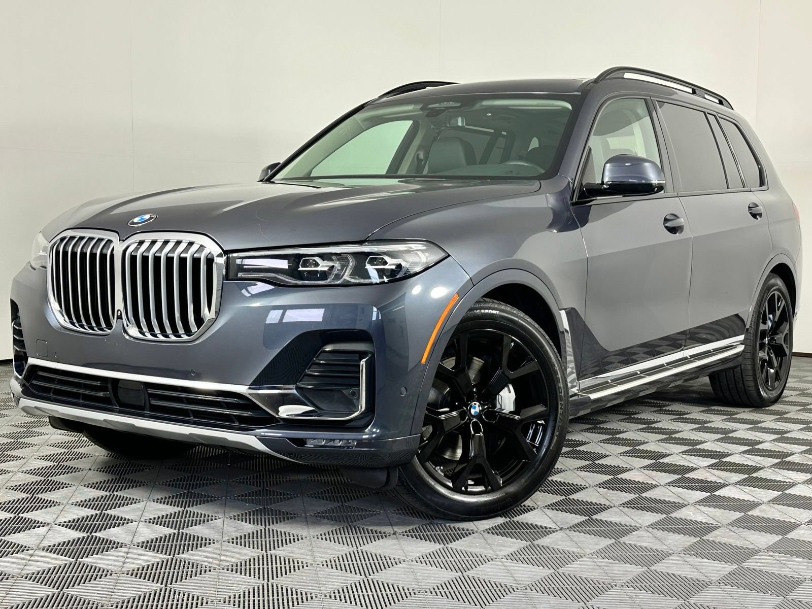 Used 2021 BMW X7 xDrive40i w/ Premium Package AWD/4WD image 41
