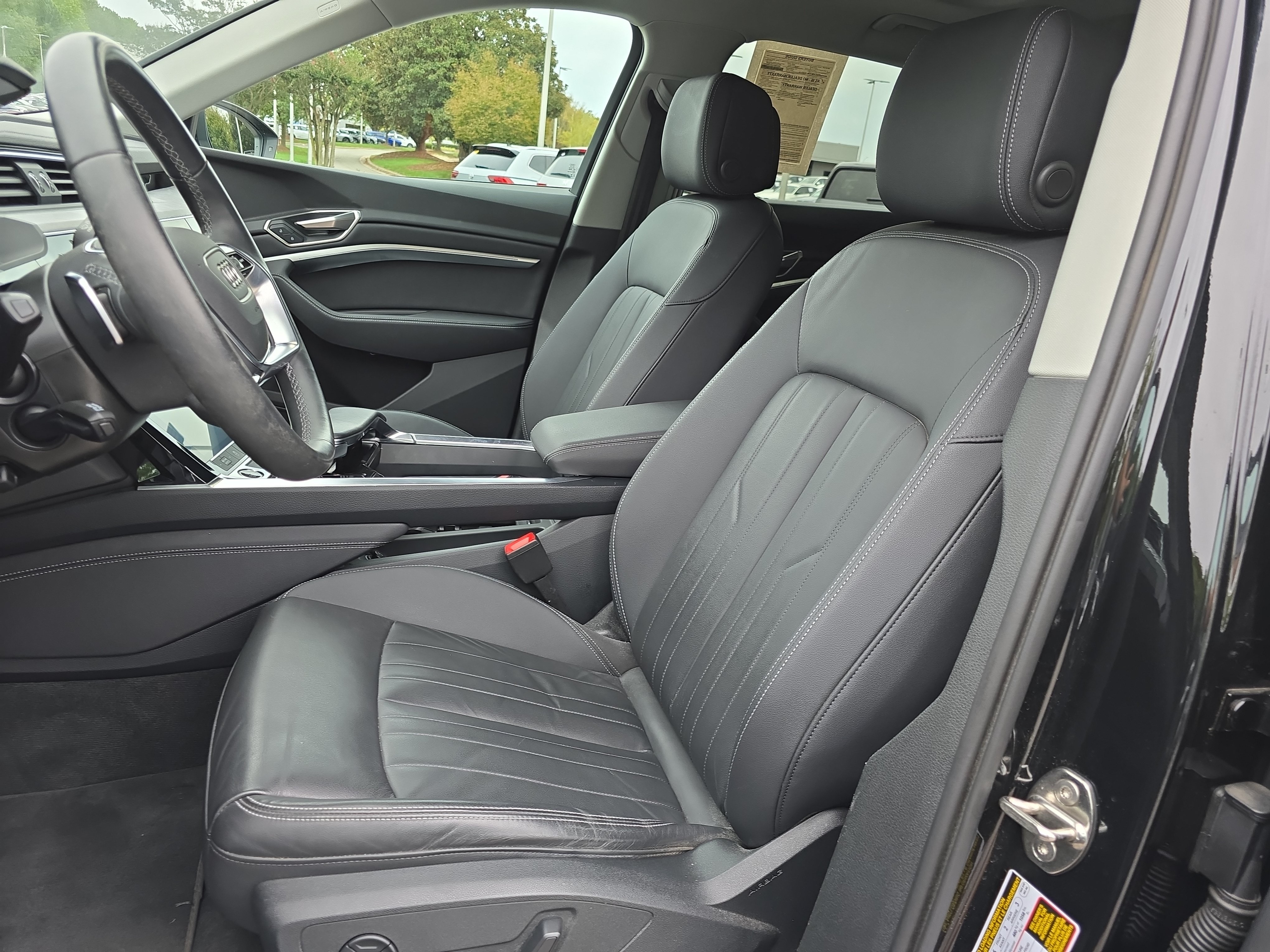 Used 2024 Audi Q8 e-tron Premium Plus AWD/4WD image 15