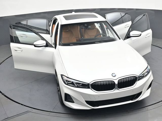Used 2023 BMW 330i Sedan w/ Premium Package RWD image 39