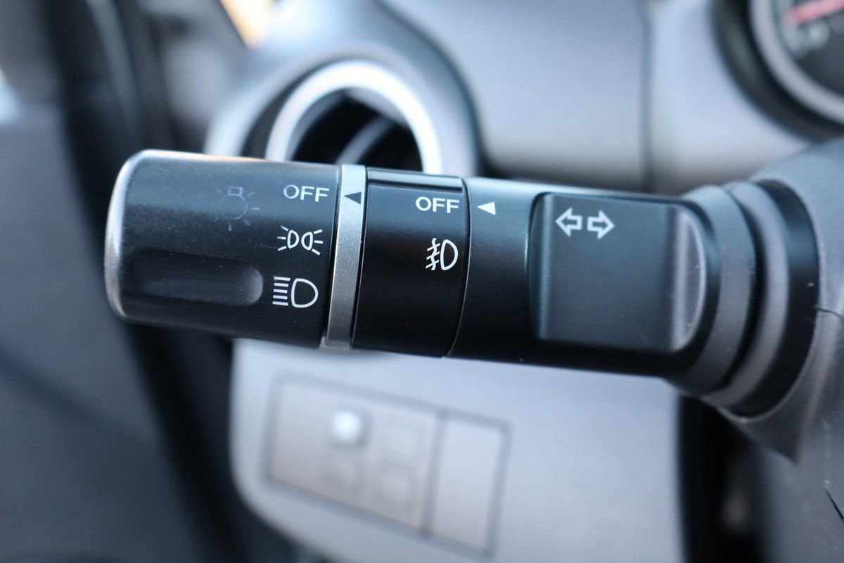 Used 2012 MAZDA MAZDA2 Touring image 30