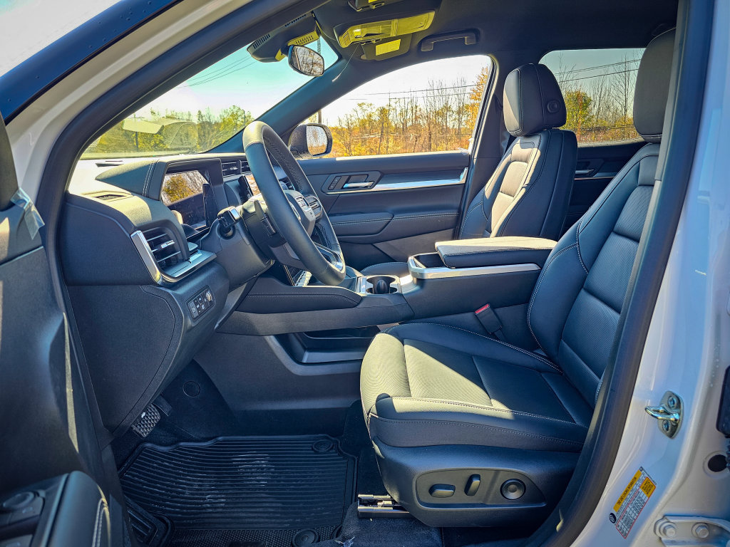 New 2027 GMC Terrain Elevation w/ Elevation Premium Package AWD/4WD image 13