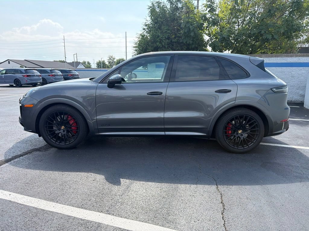 Used 2023 Porsche Cayenne GTS AWD/4WD image 2