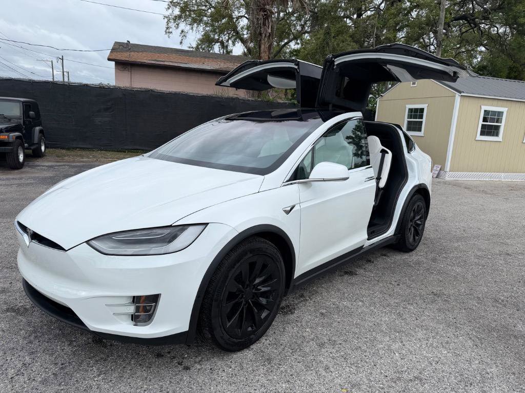 Used 2020 Tesla Model X Long Range image 10