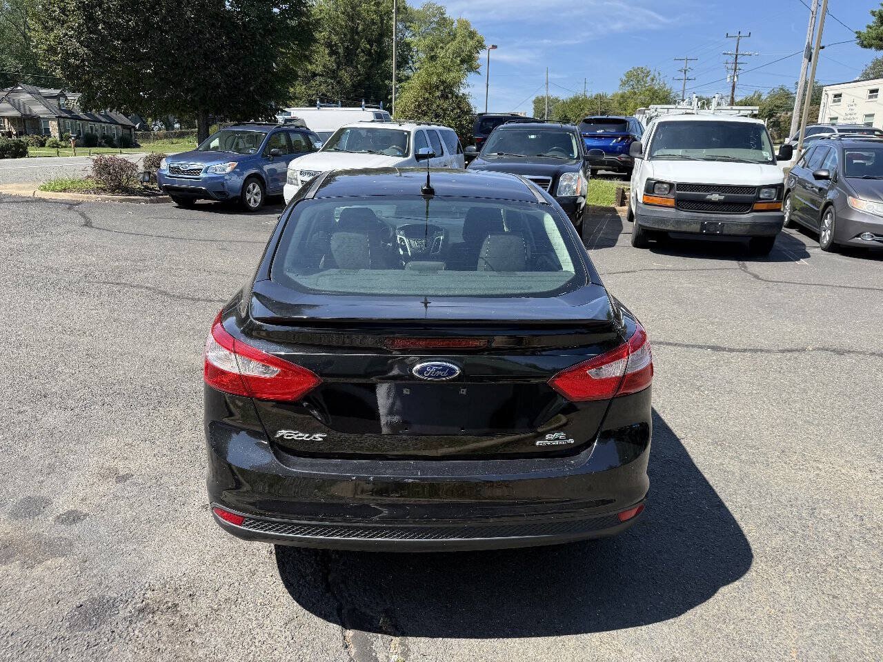 Used 2012 Ford Focus SE w/ Interior Protection Pkg FWD image 4
