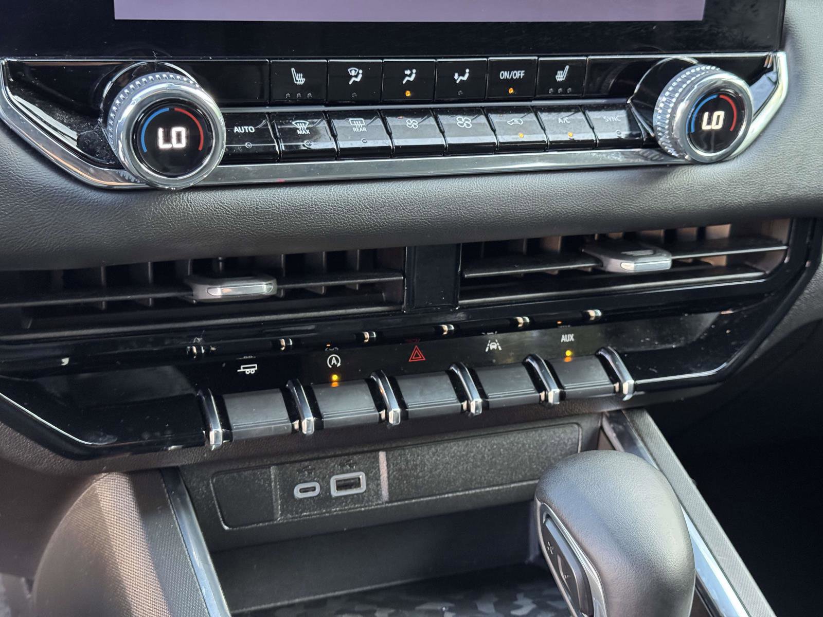 Used 2025 GMC Canyon Elevation w/ Convenience Package image 17