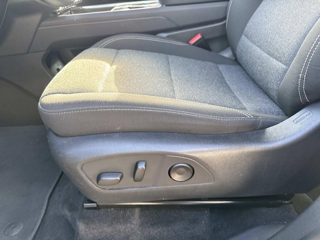 Used 2025 GMC Acadia Elevation image 18