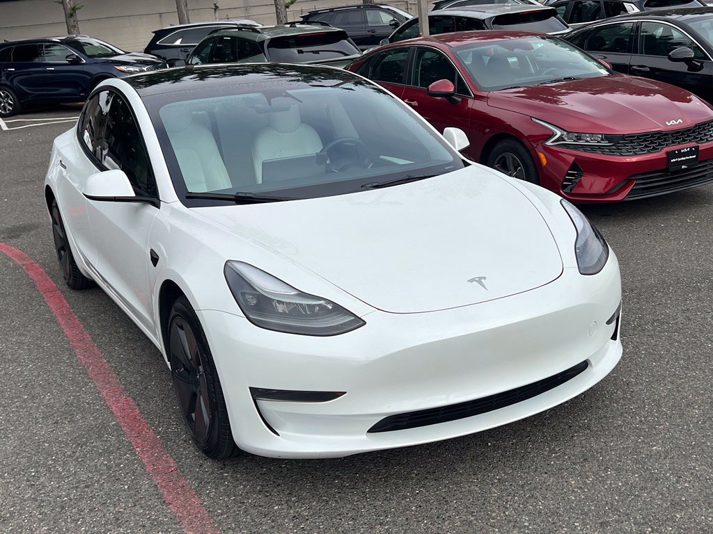 Used 2023 Tesla Model 3 Standard Range RWD image 3