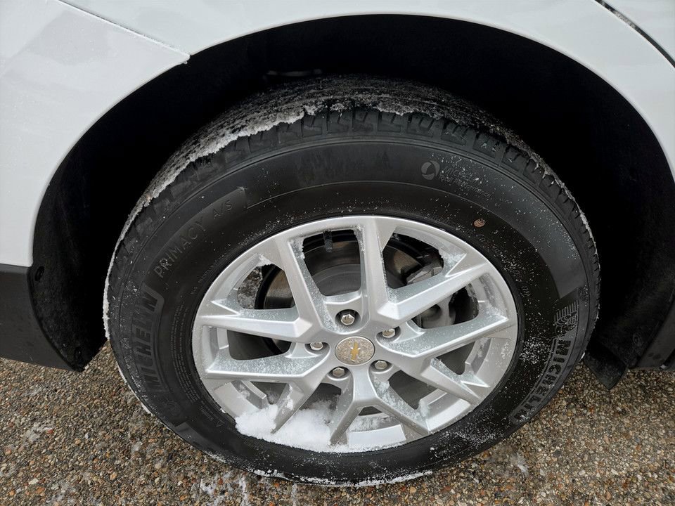 Used 2024 Chevrolet Equinox LT image 34