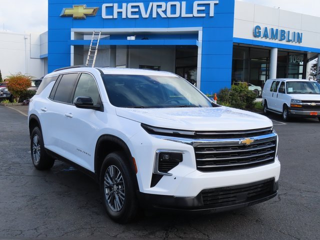 Used 2025 Chevrolet Traverse LT