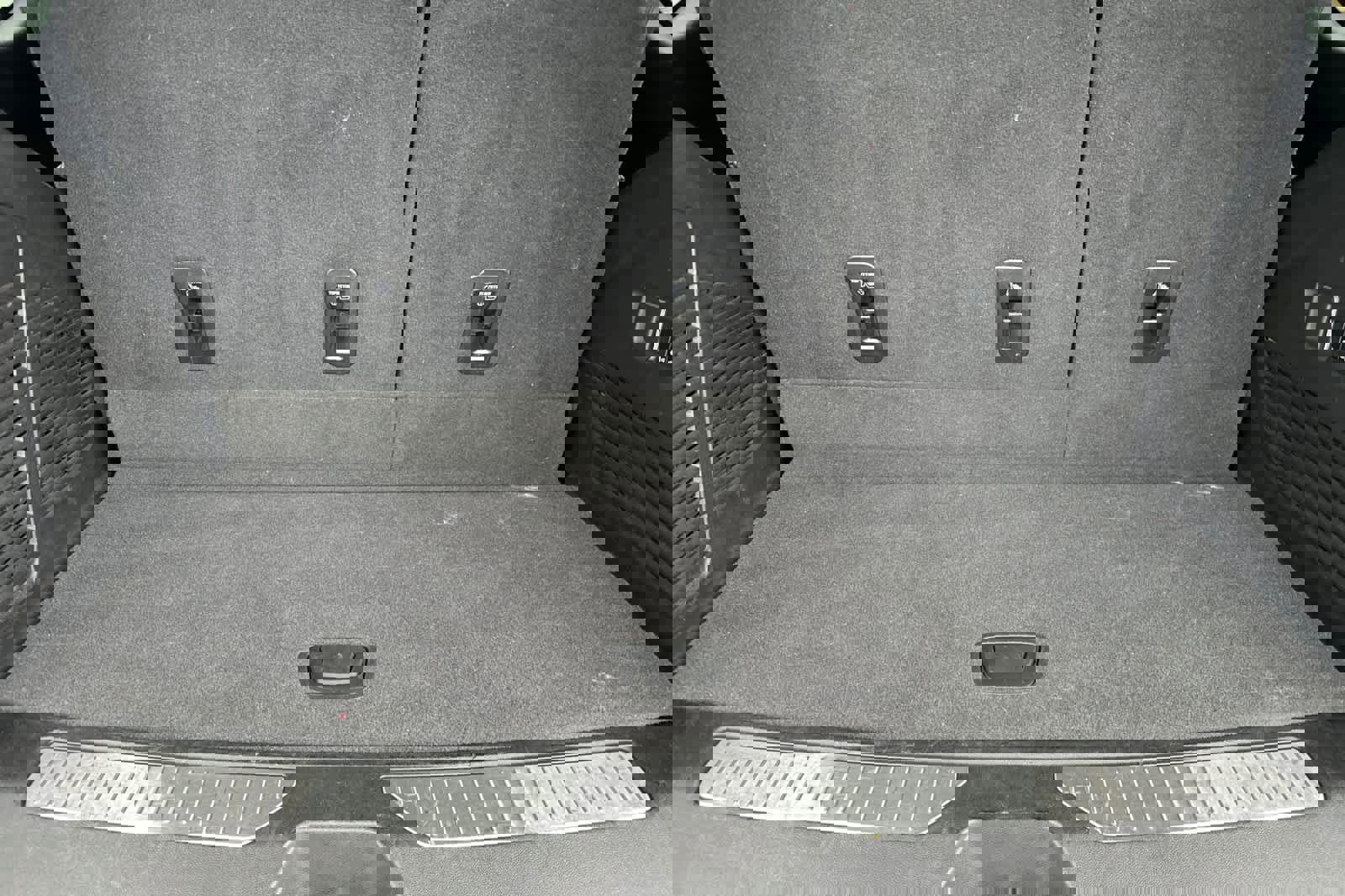 Used 2021 Chevrolet Tahoe Z71 w/ Z71 Signature Package image 17