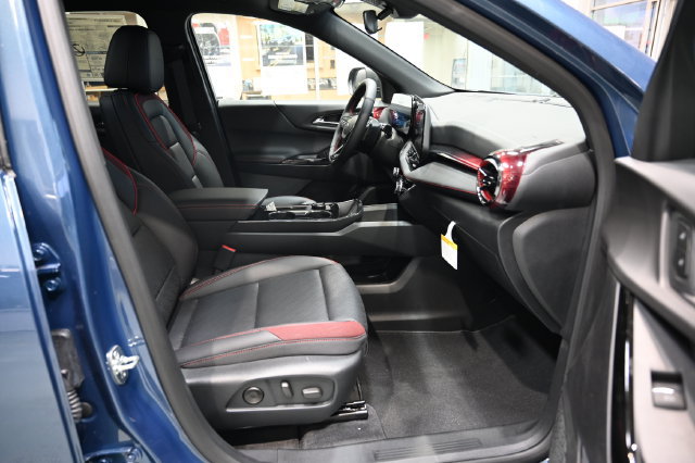 New 2027 Chevrolet Equinox RS w/ Convenience Package III AWD/4WD image 10
