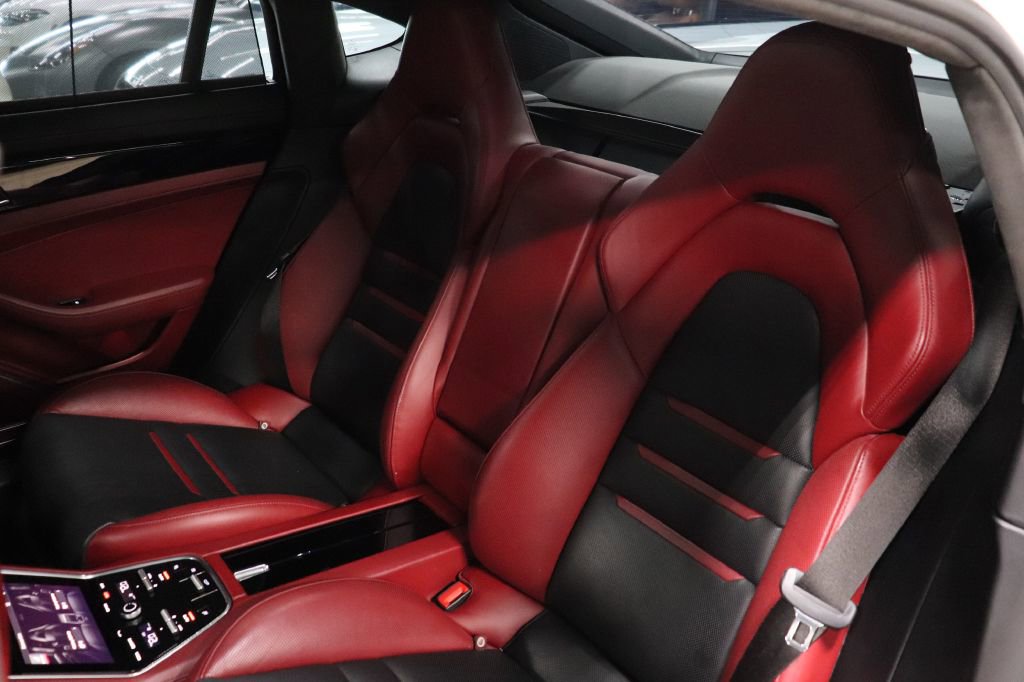 Used 2019 Porsche Panamera GTS image 15
