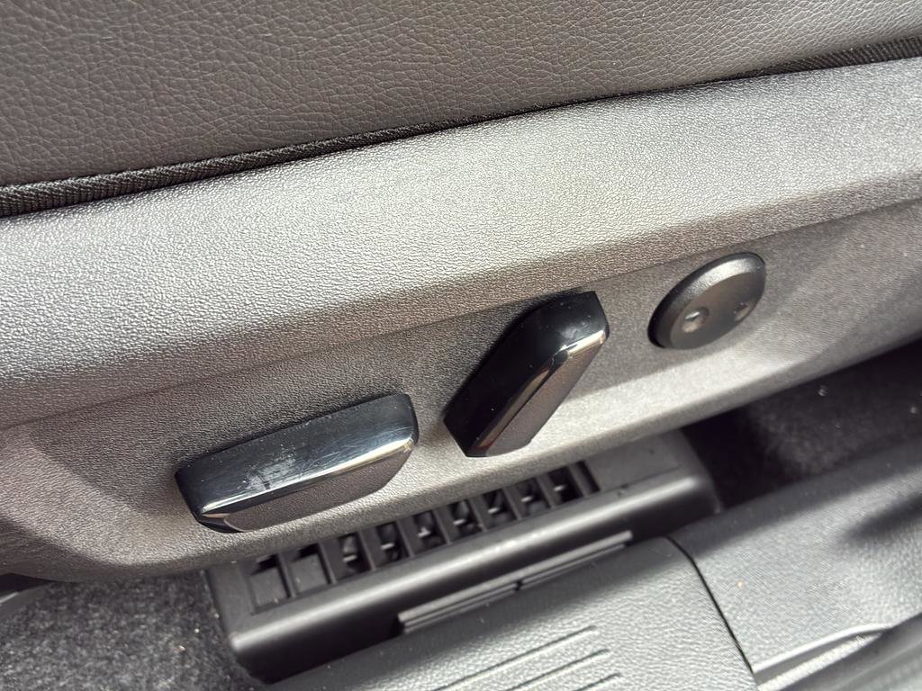 Used 2024 Nissan Rogue SL w/ SL Premium Package image 23