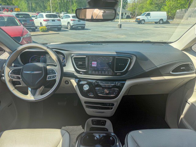 Used 2018 Chrysler Pacifica Limited w/ Advanced Safetytec Group FWD image 10
