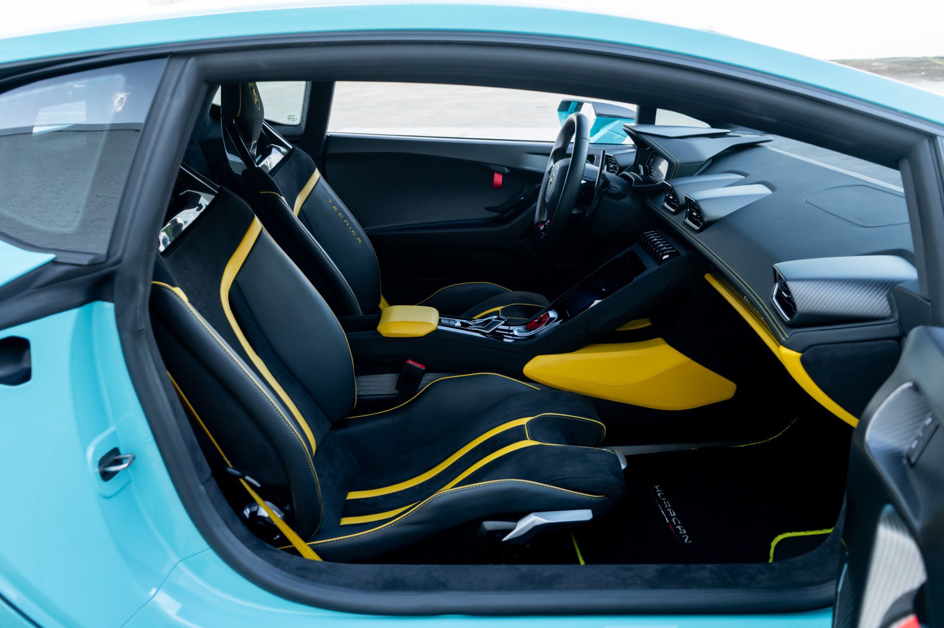 Used 2023 Lamborghini Huracan Tecnica RWD image 17