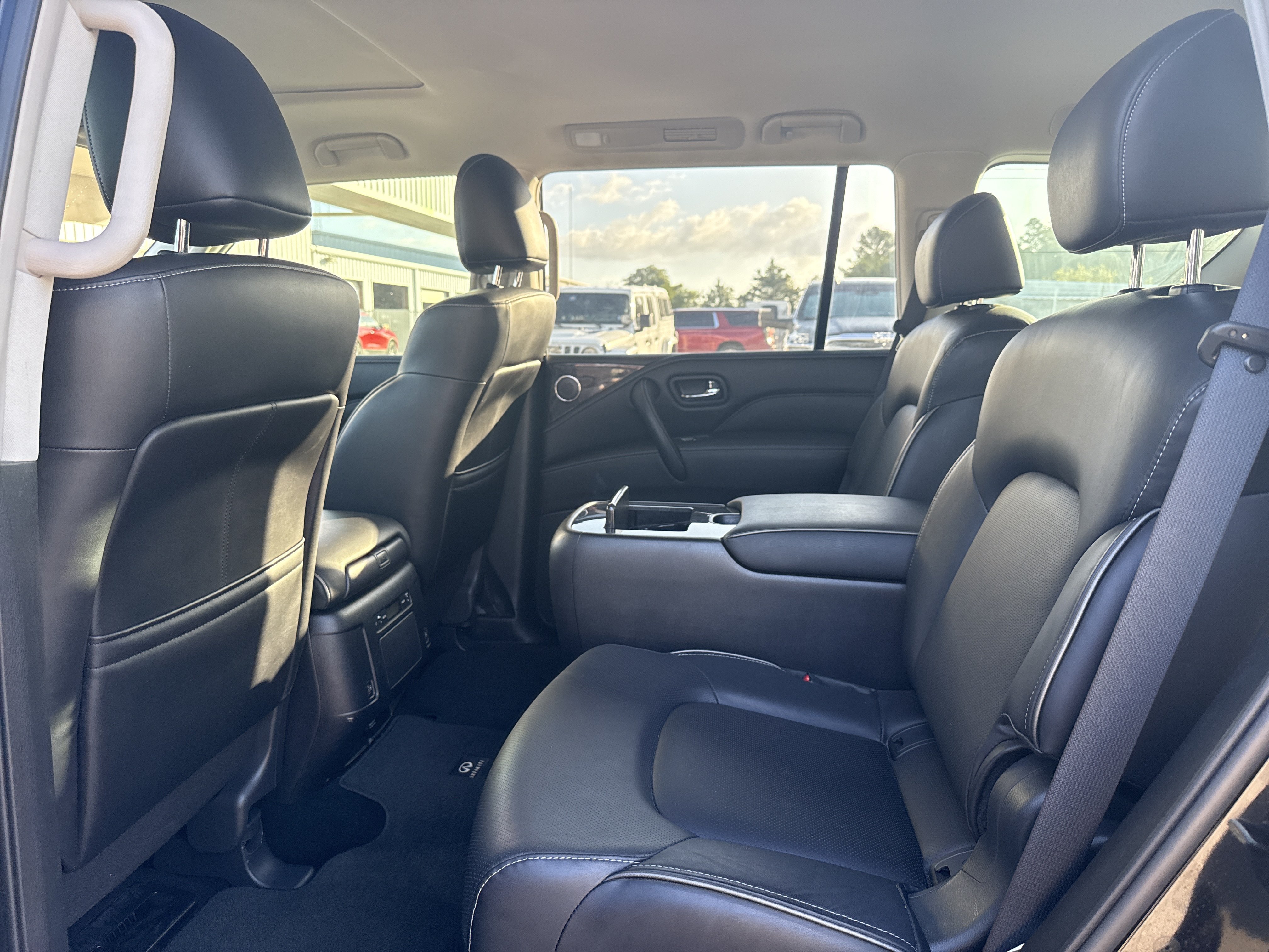 Used 2023 INFINITI QX80 Luxe w/ Cargo Package RWD image 15