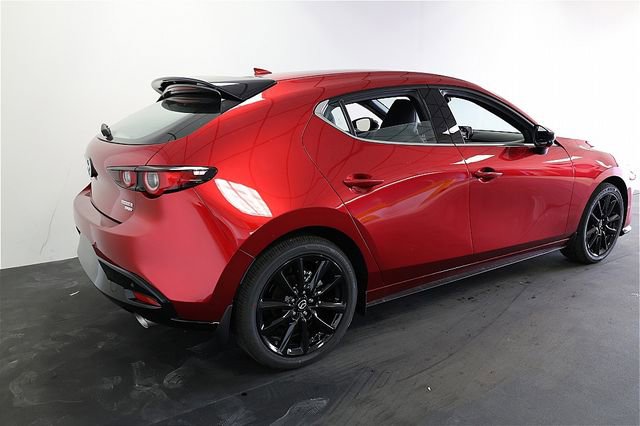 New 2026 MAZDA MAZDA3 Hatchback w/Premium Plus Pkg image 5