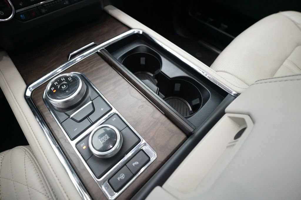 Used 2019 Ford Expedition Max Platinum AWD/4WD image 18