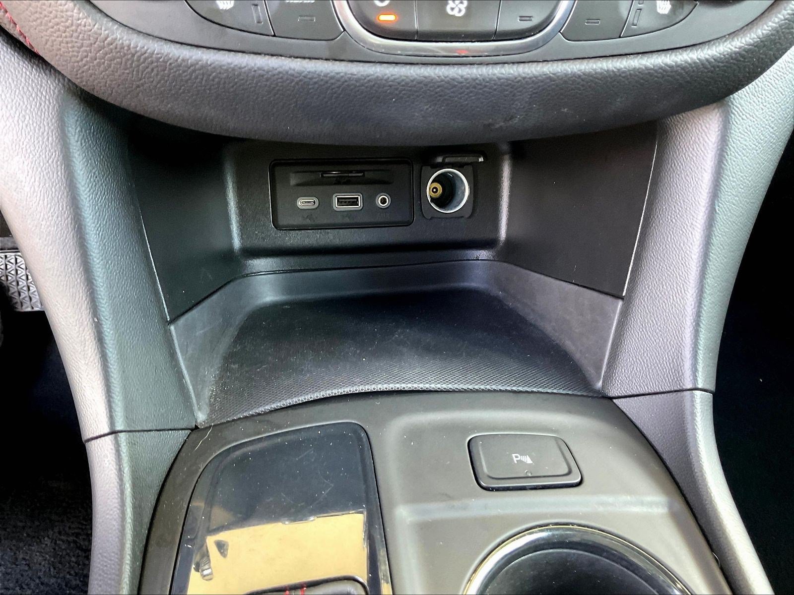 Used 2022 Chevrolet Equinox RS w/ Infotainment Package FWD image 15