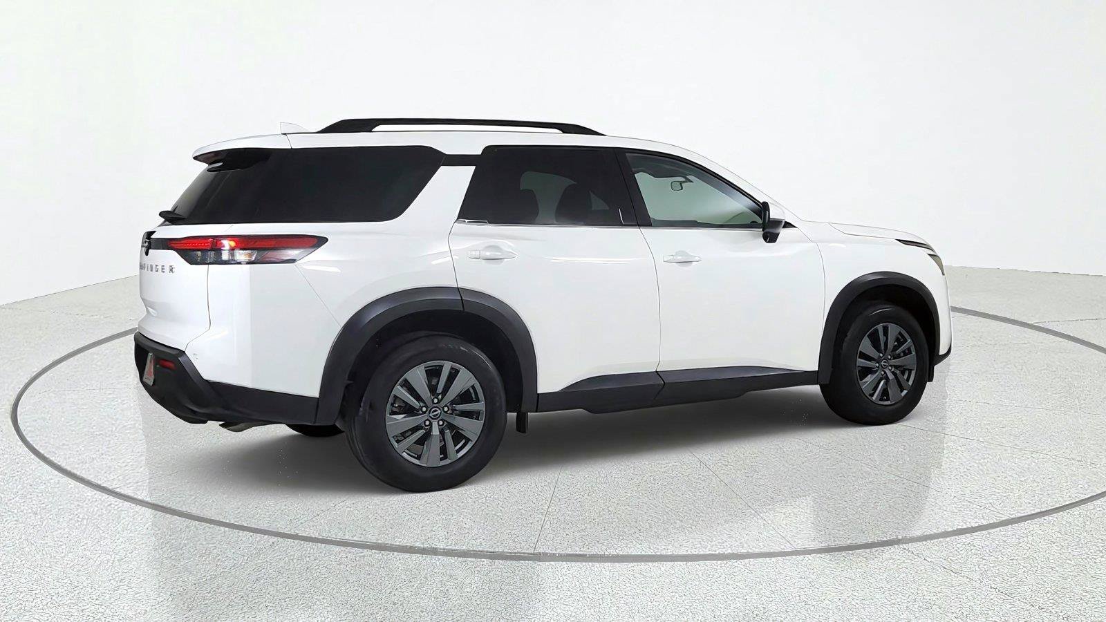 Certified 2025 Nissan Pathfinder SV FWD image 7