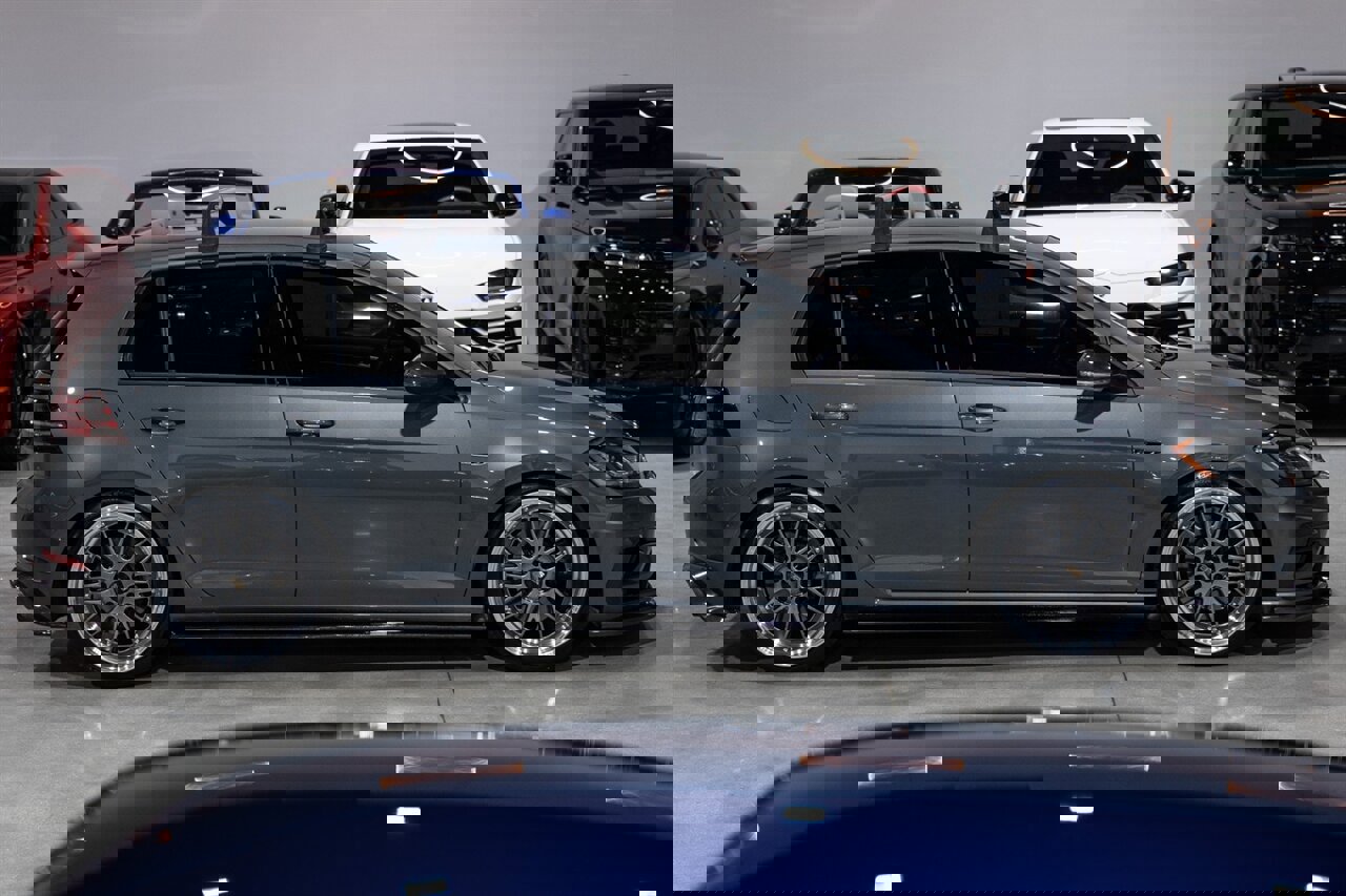 Used 2019 Volkswagen Golf R 4-Door image 7